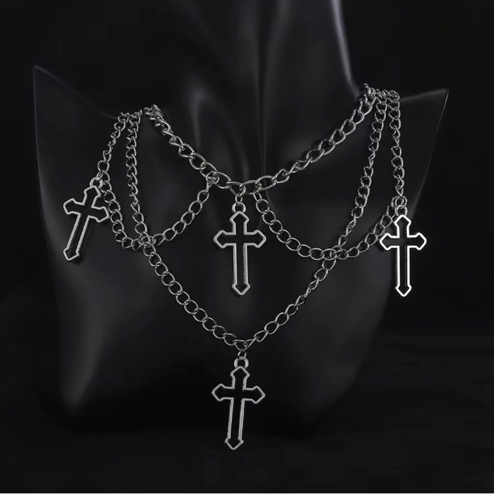 🥀Silver cross gothic necklace🥀
